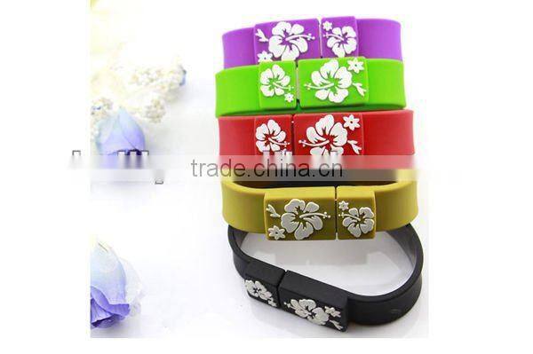 2013 the high quality and the newest bracelet design silicone USB flash driver