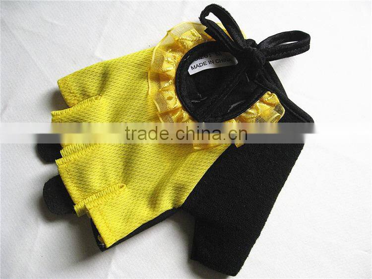 Beautiful Lace Ribbon Ladies Fingerless Driving Gloves