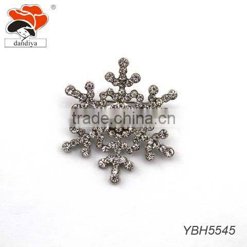 popular alloy small rhinestone snow magnetic brooch pin for Christmas