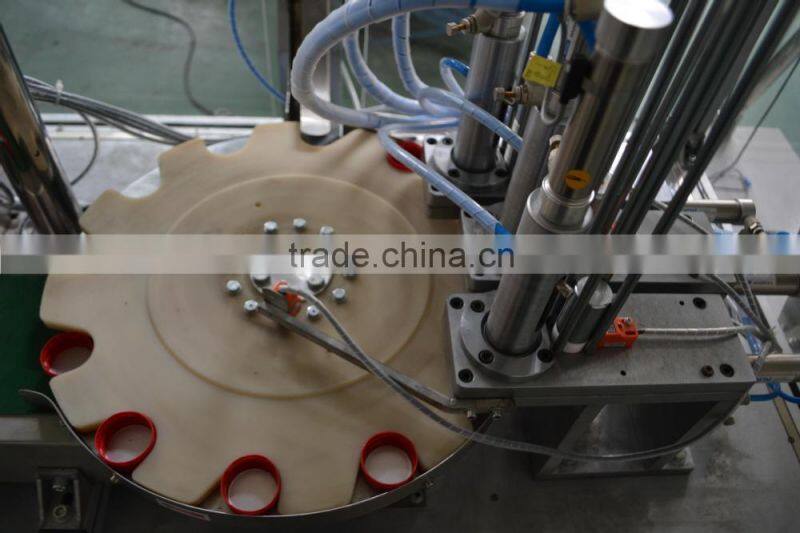 Automatic interlining machine