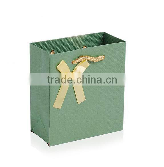 twisted Packaging bag/ white board shopping Bag /handle paper bag