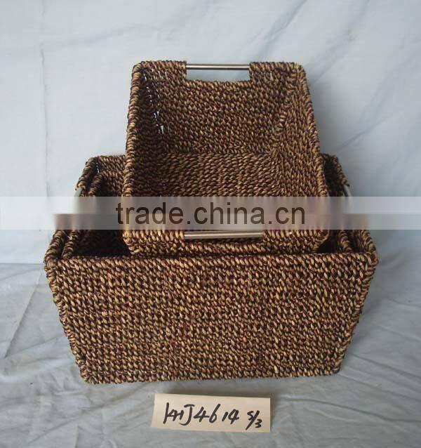 willow trayThe cane makes up the basket tray