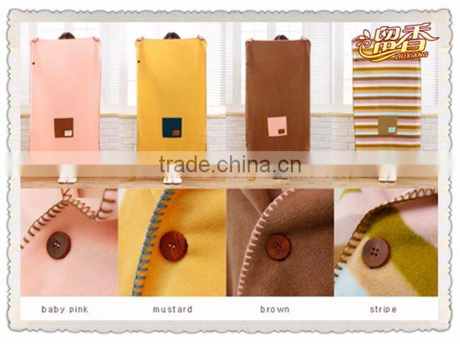 wearble 2 in 1 polar fleece pashmina blanket with pocket for hand and controller