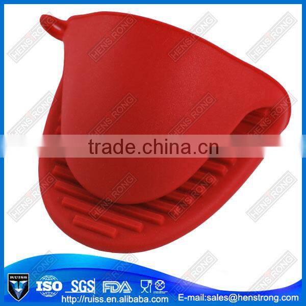 convenient to take stainless steel microwave heated gloves