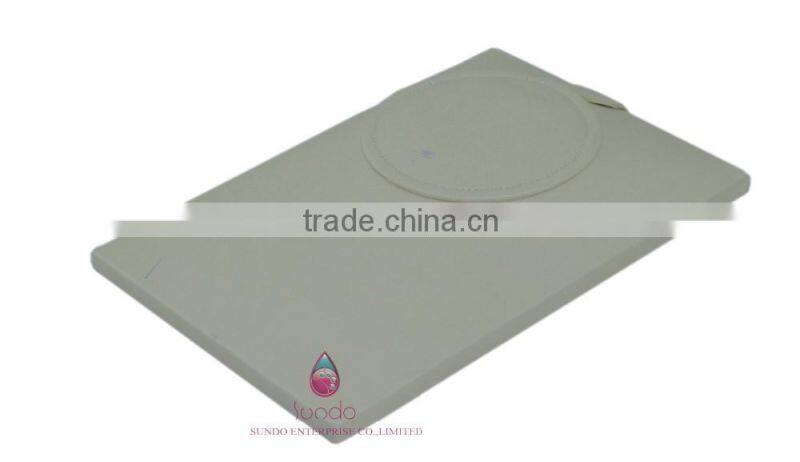 Provide designing white wooden necklace display plate
