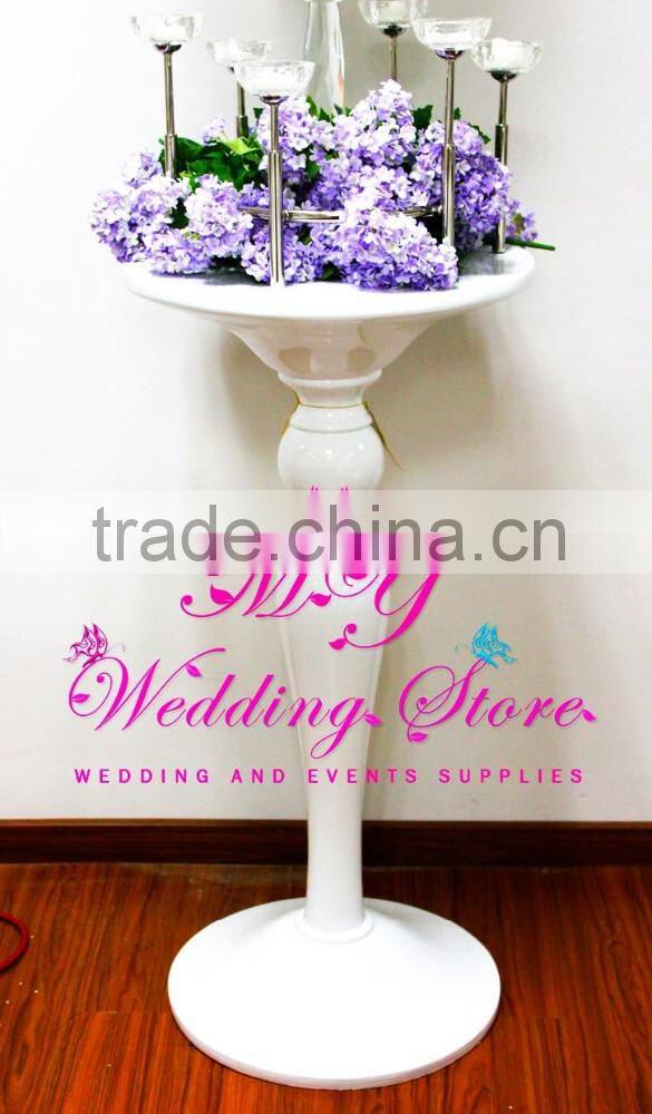 Wedding decorations / activities cocktail table