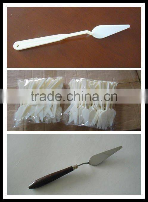 plastic palette knife