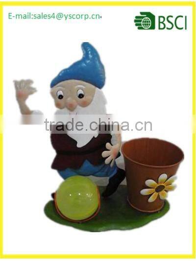 Christmas Sales Wholesale Outdoor Garden Gnome Drwaf Solar Light with planter Decoration for Christmas Festival