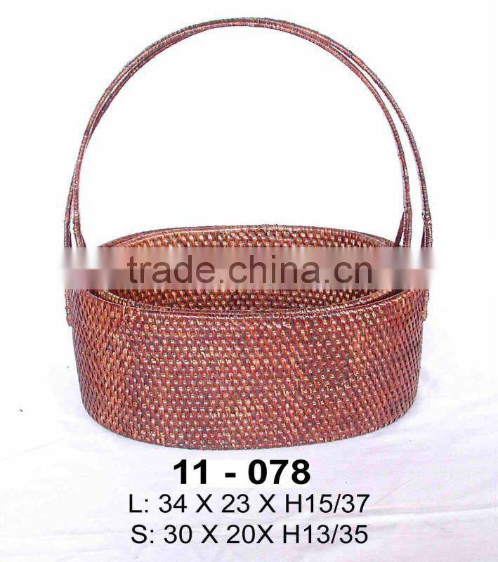 Rattan fruit basket with handle