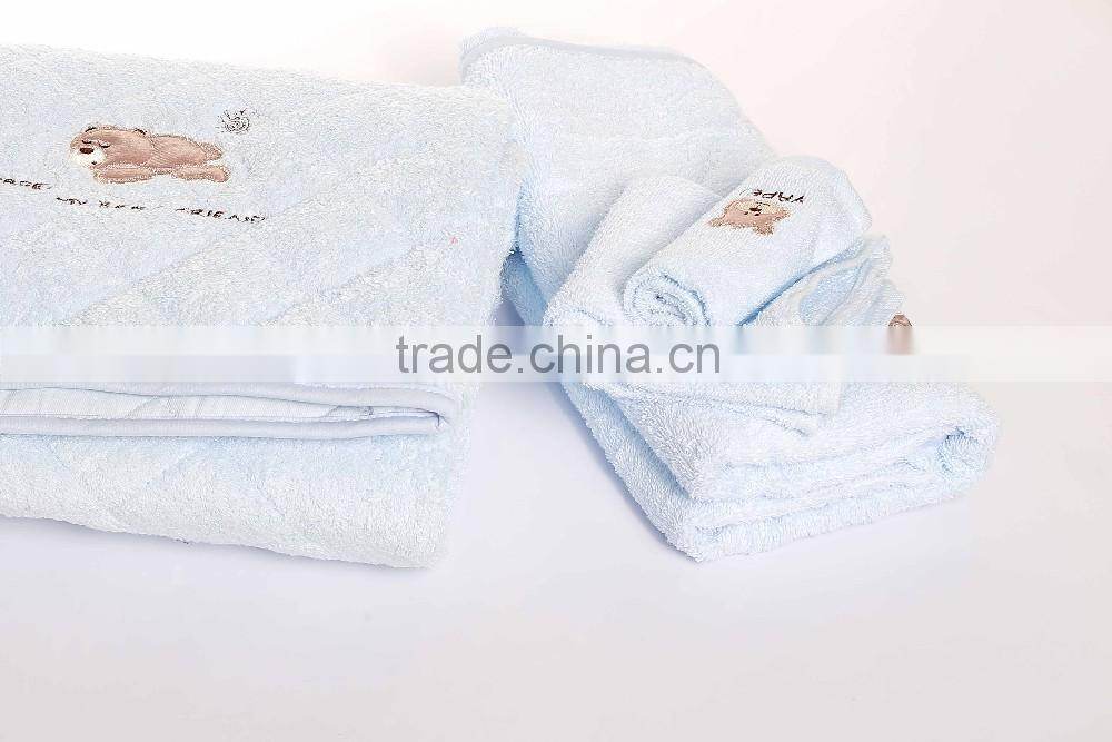 China Towe Factory with Light Blue Embroidery Cartoon Kids/Child Bath Towel