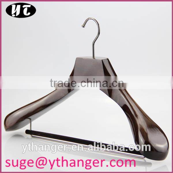 WSL013 sshiny uit hanger with locking bar shine brown wood hangers for clothes