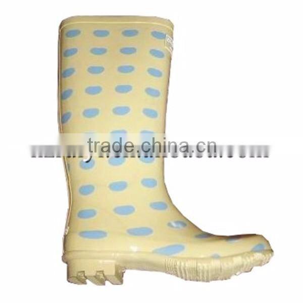 cute dot print plain rubber boots women,durable antiskid rain shoes girls,safe customized gum boots hot sale
