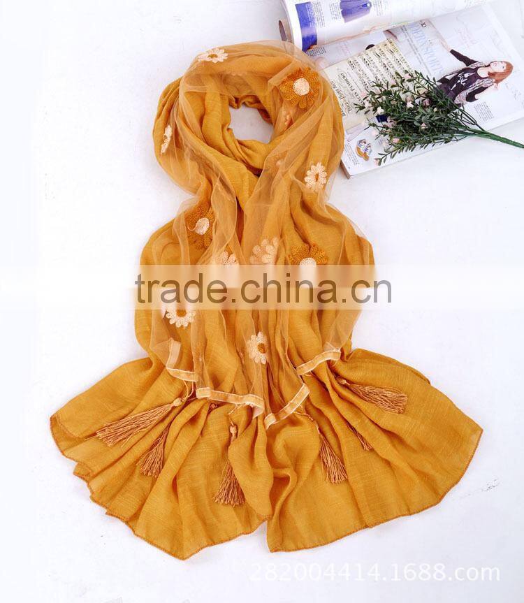 New product fashion daisy embroidered scarf with Chinese knot tassel WJ-670