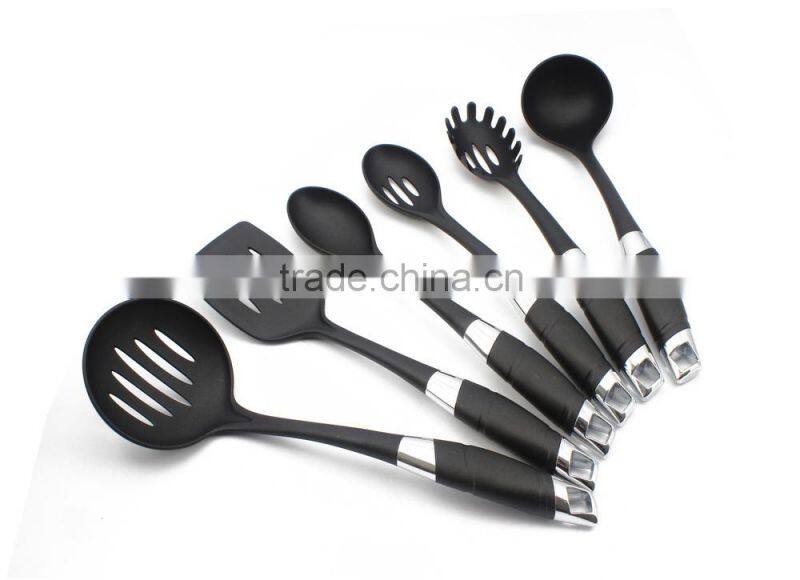 Unique Design Utensil Set with Wonderful Handle
