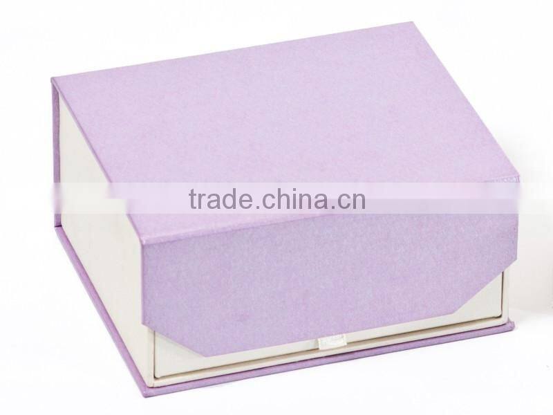 Elegant purple paper jewelry box with magnet closure