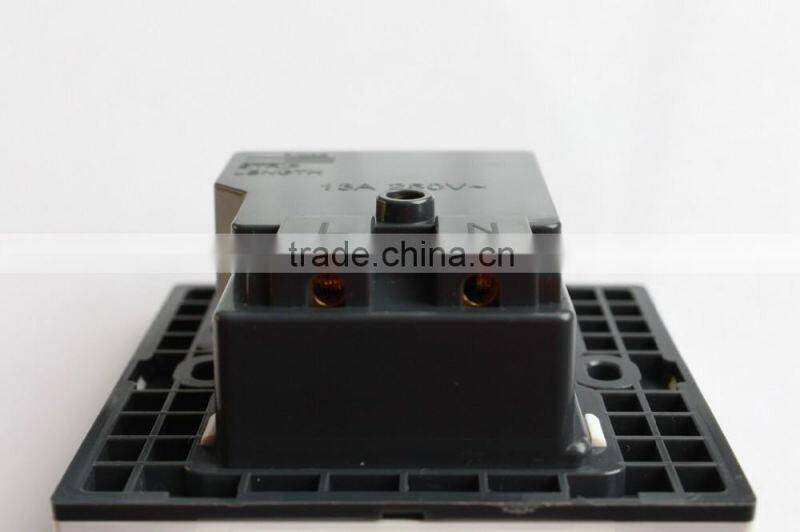 AC 110V-250V UK Socket 3 USB Port DC 5V 2100mA Power Switch Wall Outlet