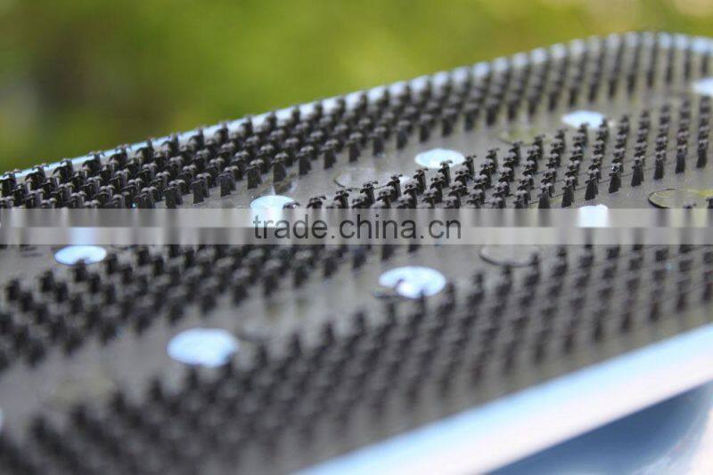 Ergonomic handle cleaning scouring scrubber pad holder