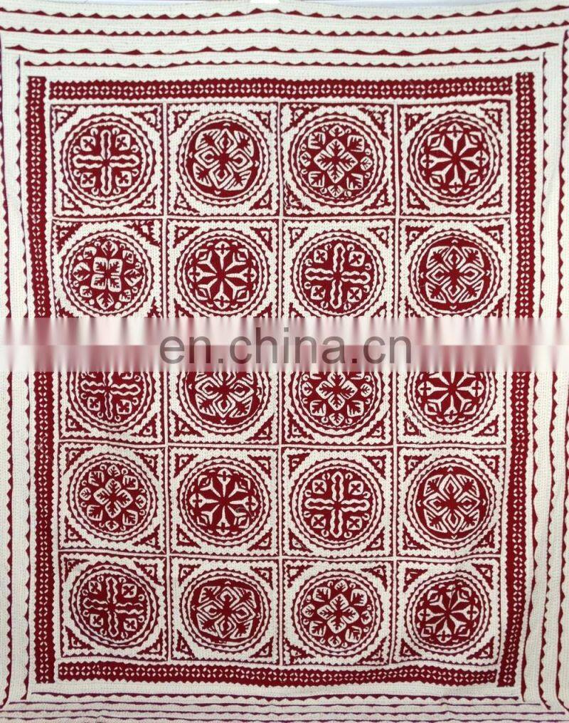 Indian Wholesaler Alibaba Gold Member Hot Selling Maroon Cut Work Applique Kantha Quilt