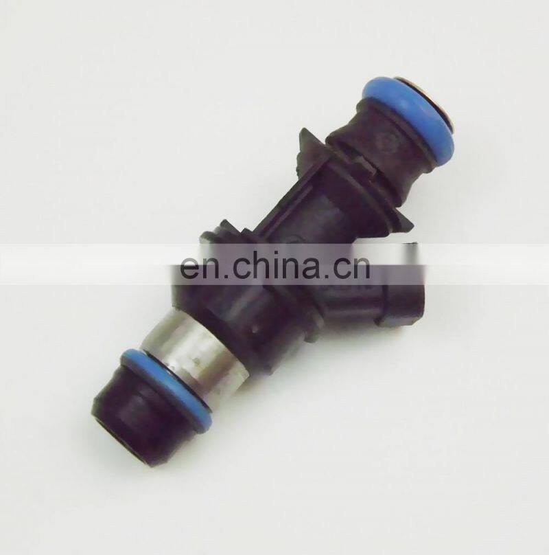 4 HOLE fuel injectors For 1999-07 Chevy GMC Hummer 4.8 5.3 6.0 25317628*8