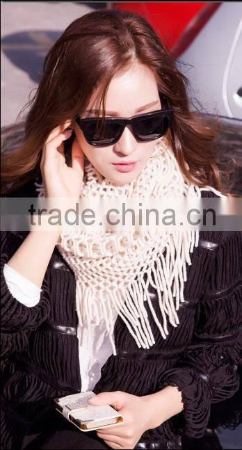 Fashion Ladies Cheap Acrylic Tassel Circle Knitted Loop Scarf