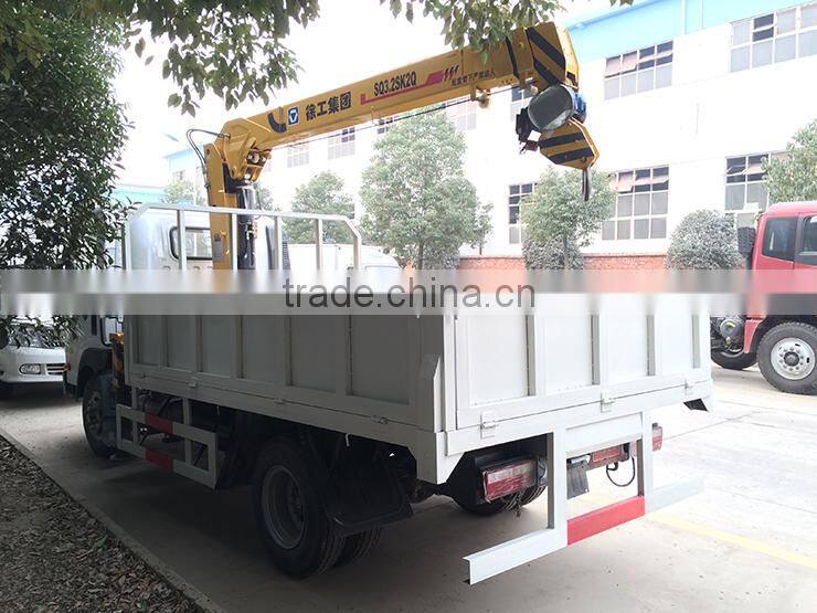 Howo 3 ton truck mounted crane, Howo 3000 kg knuckle boom truck crane, Howo 3000 kg hydraulic boom truck crane