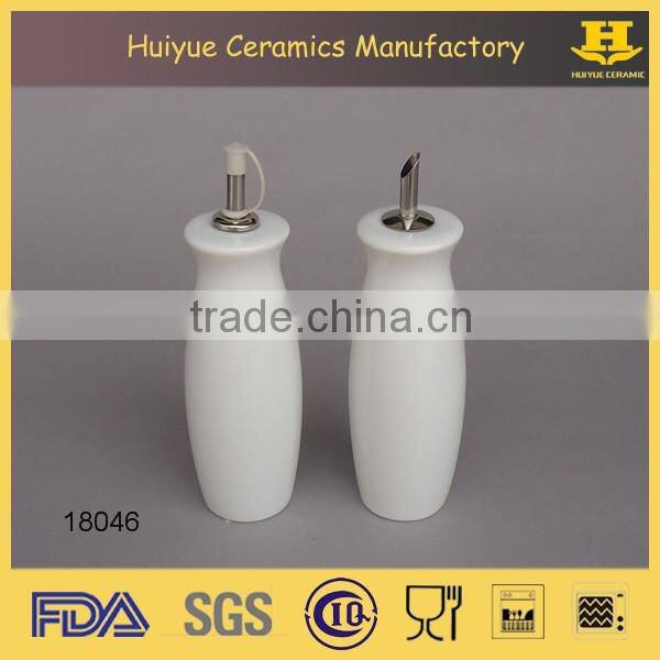 Ceramic oil and vinegar bottle, kitchen oil bottle