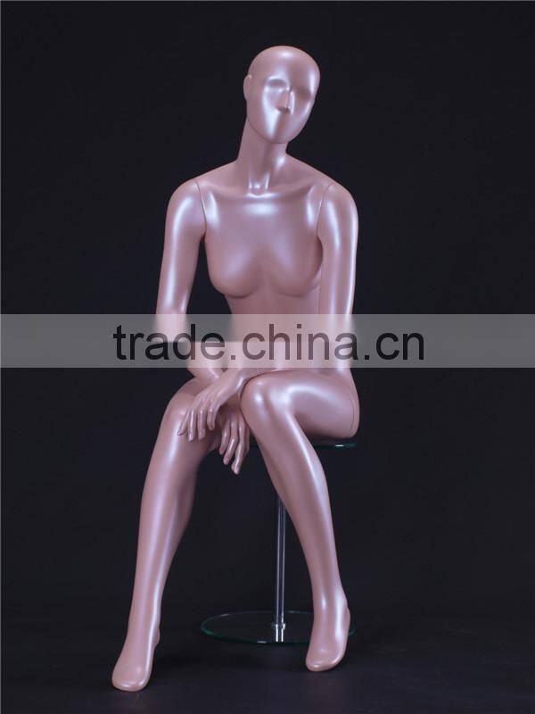 Christmas window display women mannequins