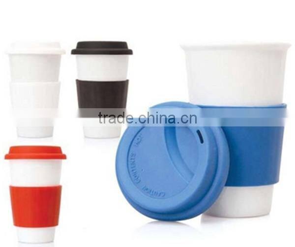 Hot Sale BPA Free 12oz Plastic Coffee Cup with silicone sleeve and lid