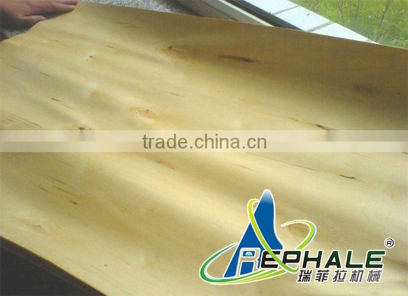 High efficiency veneer peeling and clipping machine