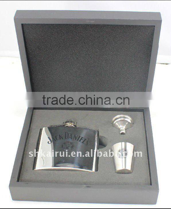 round stainless steel hip flask
