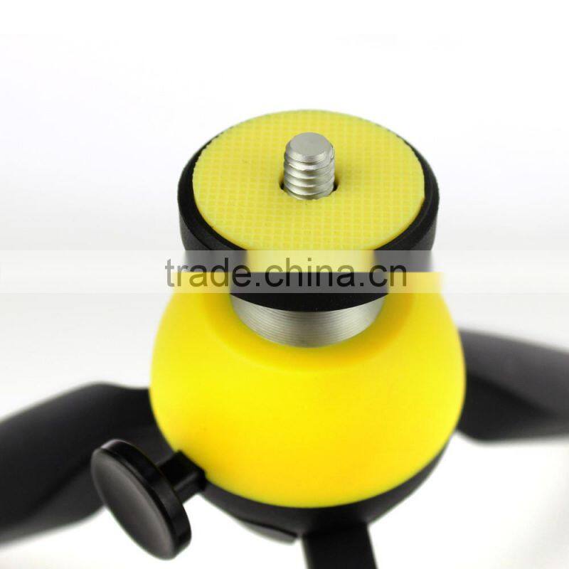 2016 new fashion type plastic mini tripod for christmas