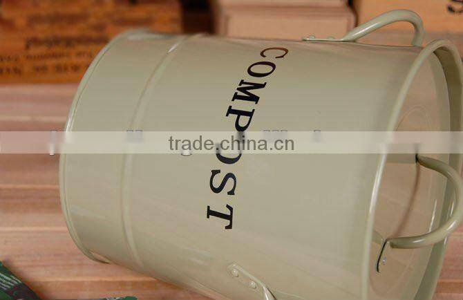 Cream color compost bucket with lid
