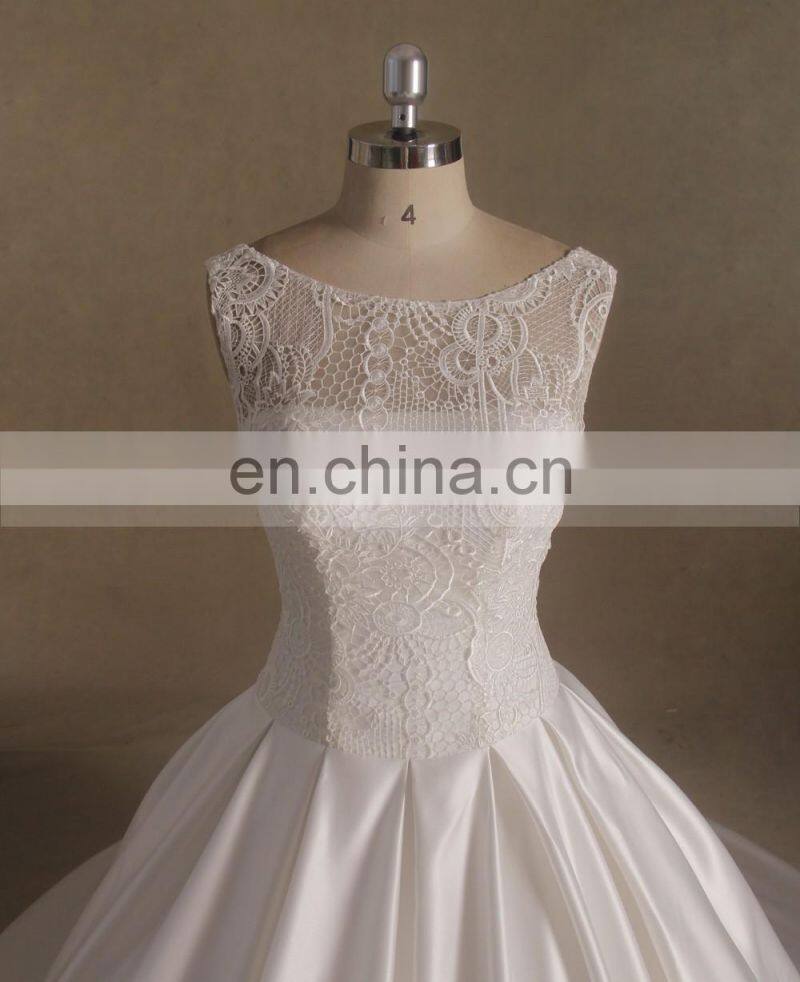 Gentle Rounded Neck Sleeveless Ball Gown Lace Satin Wedding Dress