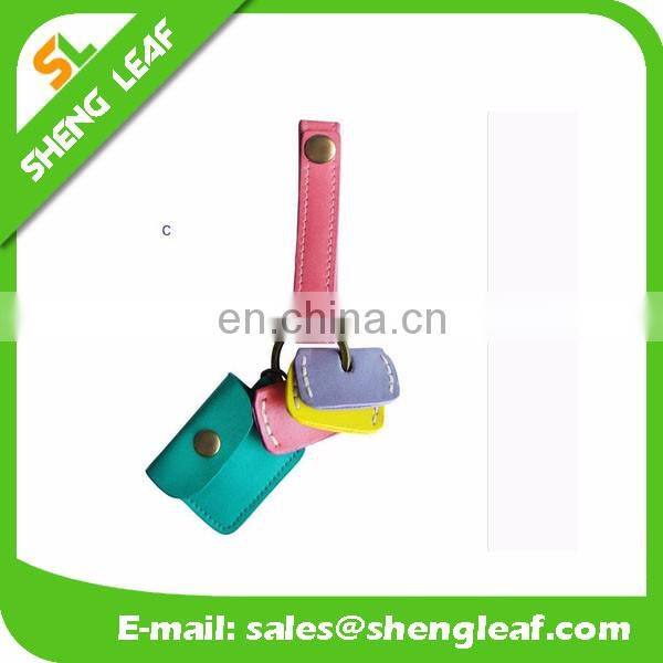 2017 latest fashion design leather keychain car keyring with leather bags