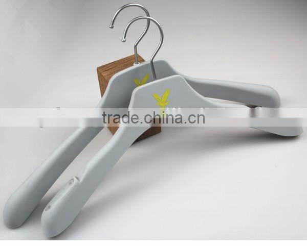 FP-870 Good quality grey plastic jacket hangers