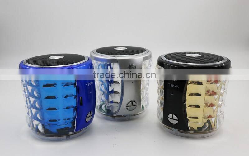 2016 newest sports outdoor waterproof bluetooth speaker with hook