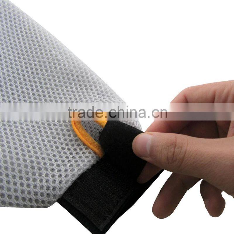 Cat & Dog Grooming Glove for Short and Long Hair Pets by ISHOW