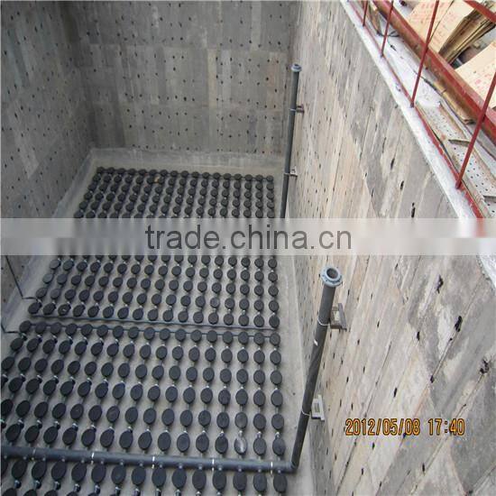 Air diffusing aerator for waste water treatment