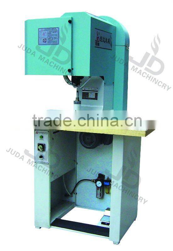 Automatic Mountaineering Button Fastening Machine