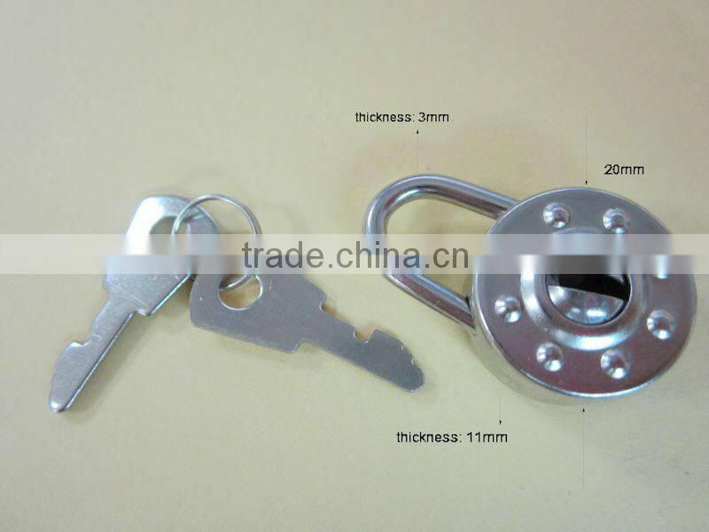 Fasion metal hang lock in heart shape for sale