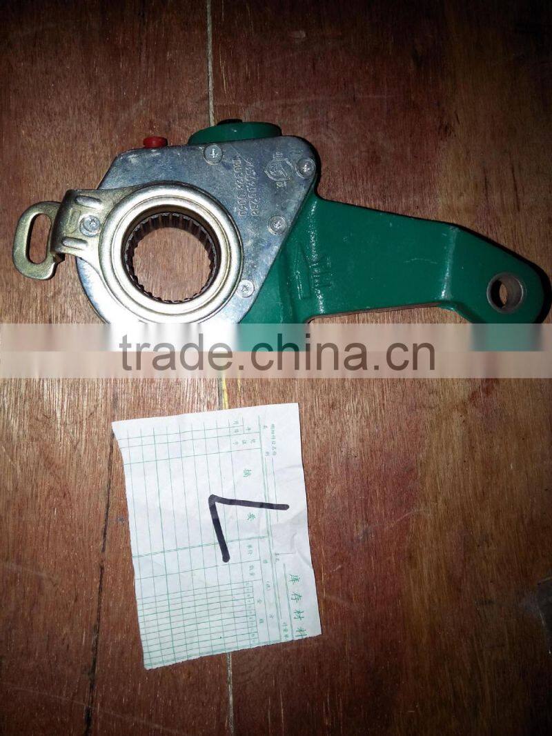 Sinotruk truck spare parts chassis parts for Howo WG9100440005 rear wheel adjustment arm L