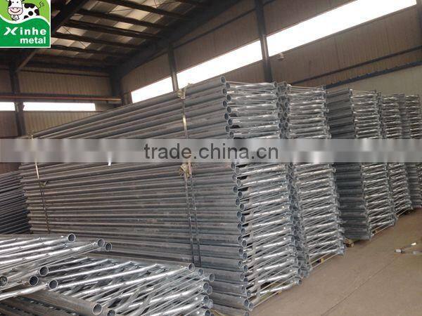 Farm equipment cattle panels diagonal feeder barriers for cow equipment