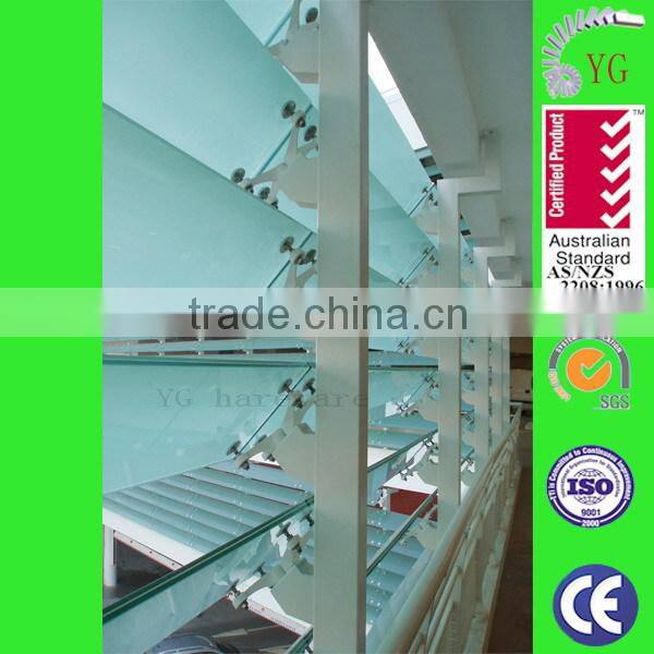 Modern Exhibition Spider Wall System
