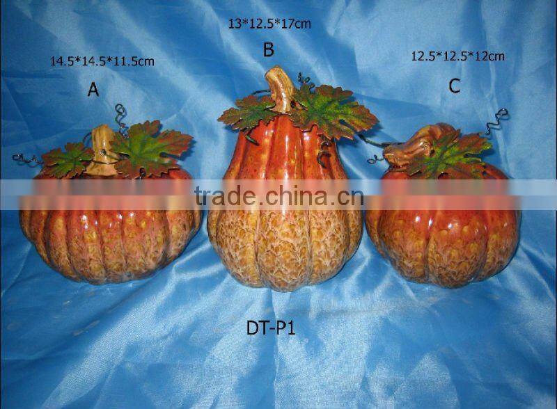 Harvest decoration pumpkin with metal leaves