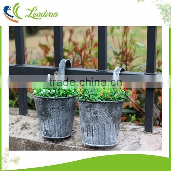 Chinese supplier metal hanging flower pots basket planter