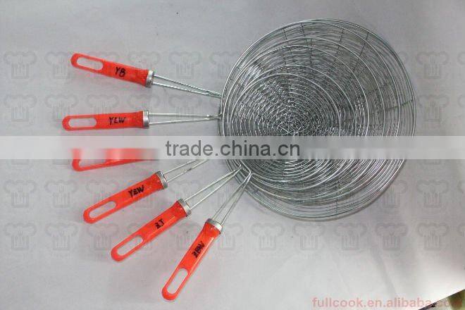 Different sizes oil strainer w/colorful plastic handle