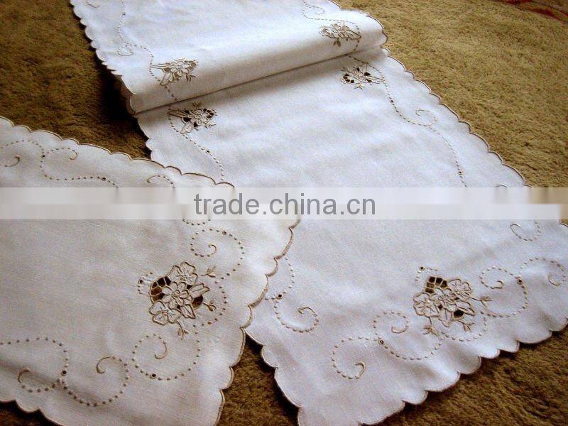 hand embroidery table runner