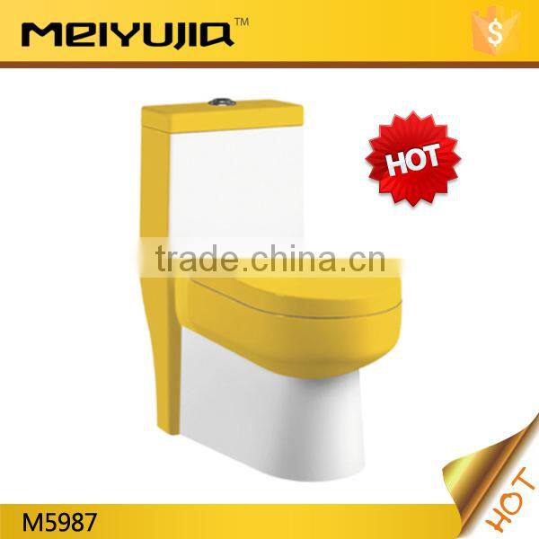 Ceramic siphonic flushing floor mounting one-piece closet