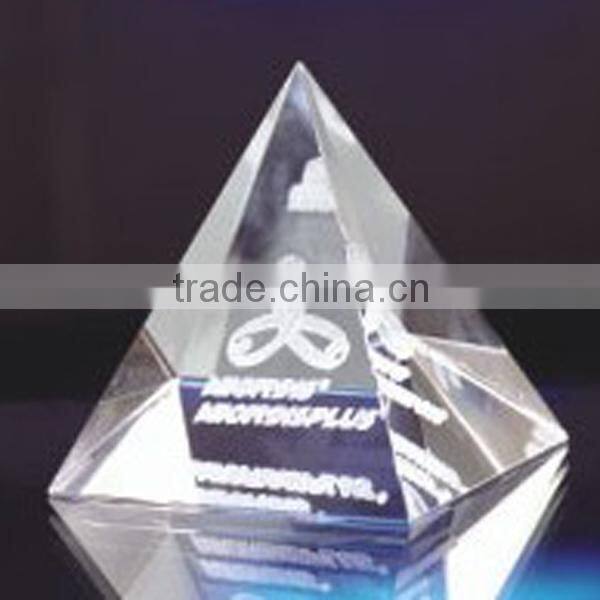 2016 Wholesale clear crystal pyramid