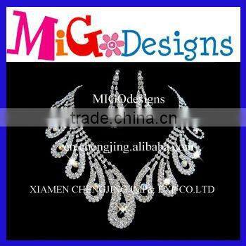 Wholesale Min Order Fashion Full Crystal White Gold Plated Necklace Earrings Luxury Bridal Jewelry